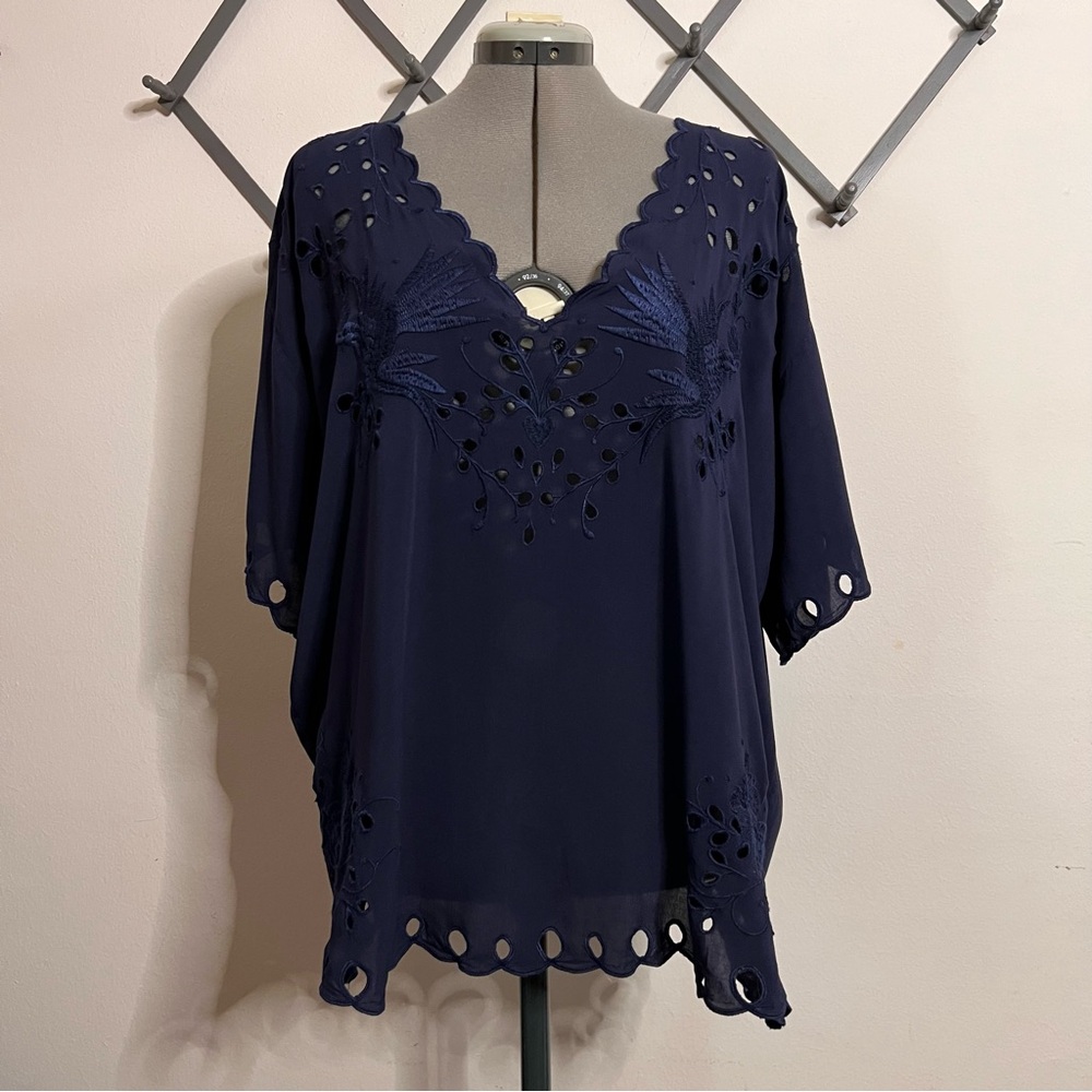 Johnny Was Jade Easy Eyelet Blouse in Navy Blue XS